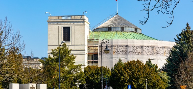 Działalność Sejmu "szkodliwa dla kraju"? Tak sądzi niemal co piąty badany przez CBOS