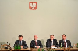 Kleiber odpowiedział Macierewiczowi: Nikt na mnie nie naciska. Konferencja nie ma sensu