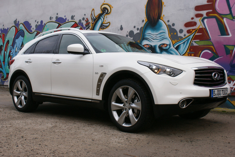 Infiniti QX70 S