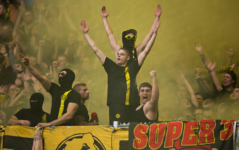 Fani BVB chcieli kupić bilety, dodzwonili się na seks-telefon!