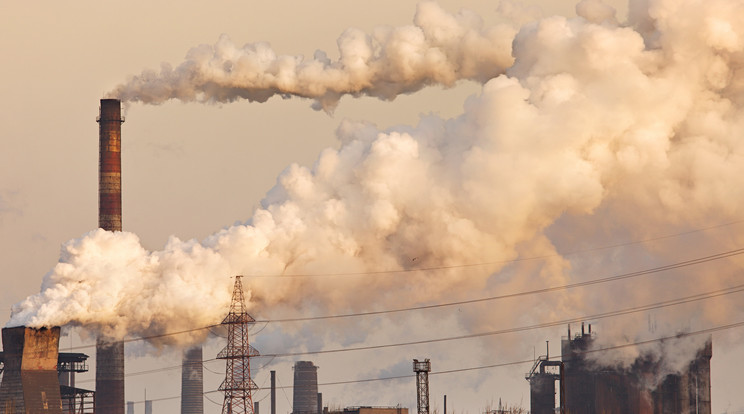 Az ipari szennyezés, károsanyag-kibocsátás az egyik legnagyobb probléma 
jelenleg a világon / Fotó: Shutterstock