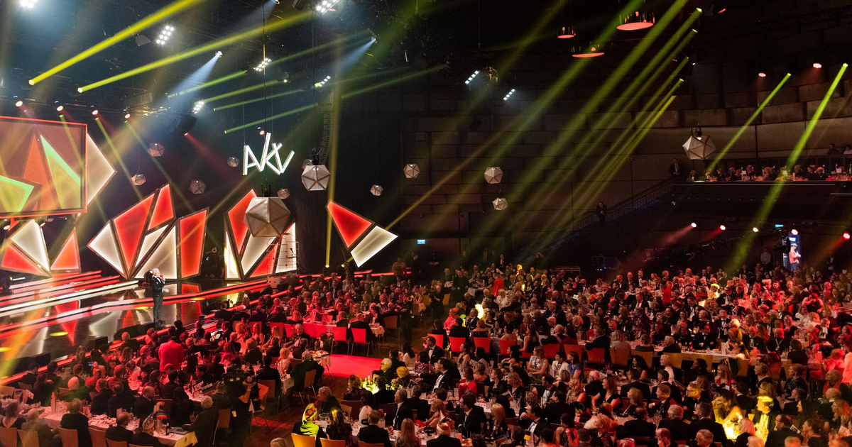 Deutschland-gespalten-Millionen-feiern-TV-Karnevalssitzungen-andere-fl-chten-verzweifelt