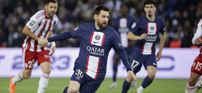 Lionel Messi powitany gwizdami i obraźliwymi okrzykami. Pięć goli PSG [WIDEO]