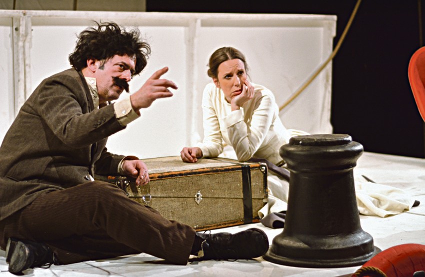 Sergej Trifunović kao Vladislav Petković Dis i Milica Zarić