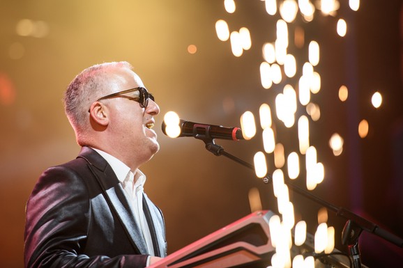 ISTORIJA SE PONAVLJA Saša Matić zakazao veliki solistički koncert u niškoj dvorani Čair, karte već puštene u prodaju (FOTO)