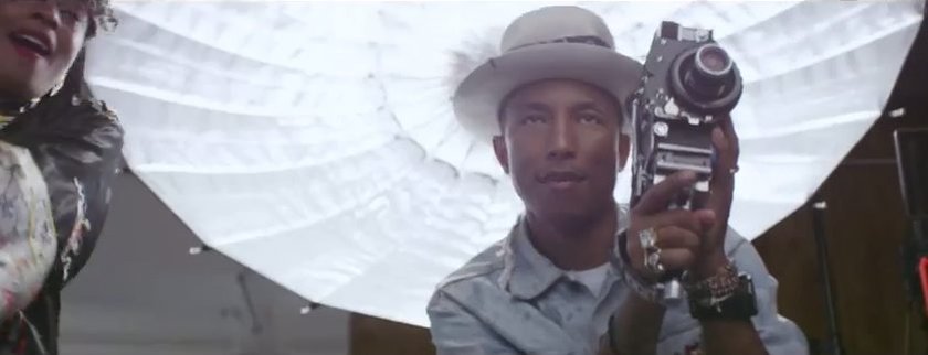 Pharrell Williams w teledysku "Come Get It Bae"