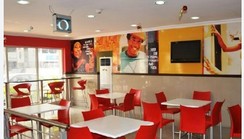 Robbers shoot security guard in Chicken Republic attack