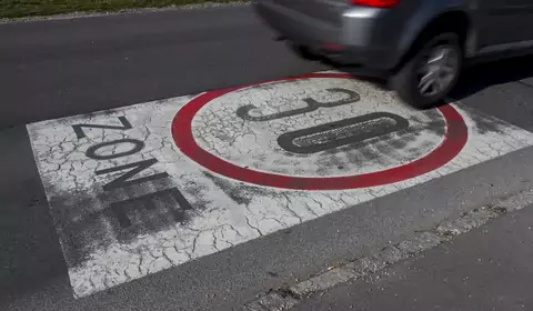 Europejskie miasta chcą ograniczenia prędkości do 30 km/h. Pomysł popierają eksperci