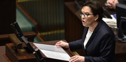 Dymisja rządu. Atak Kopacz i kpiny w ławach PiS