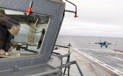 Rosyjski Su-33 rozbił się podczas lądowania na lotniskowcu na Morzu Śródziemnym