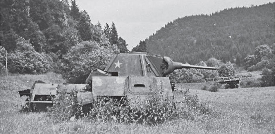 Czołg T-70 zniszczony w Bieszczadach