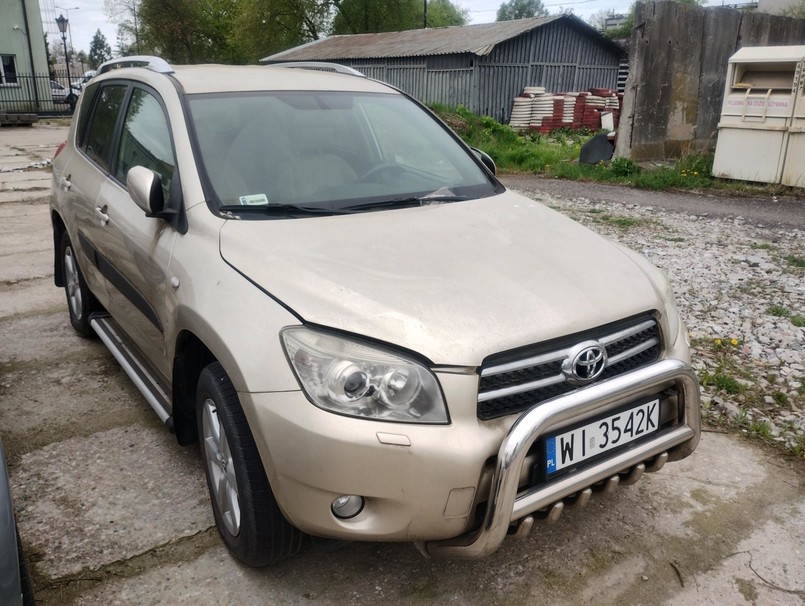 Toyota RAV4 na licytacji ZDM Warszawa