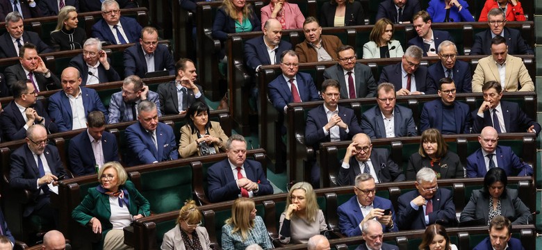 Los koalicji rządzącej wisi na włosku? SONDAŻ pokazuje, co ludzie myślą o upadku Polski 2050