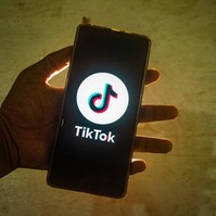 TikTok-kihívás: élőben gyújtotta fel magát egy magyar nő - belehalt a sérüléseibe