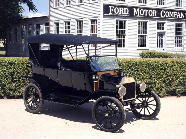 Ford w Goodwood: 40 lat modelu Escort i 100 lat Tin Lizzy
