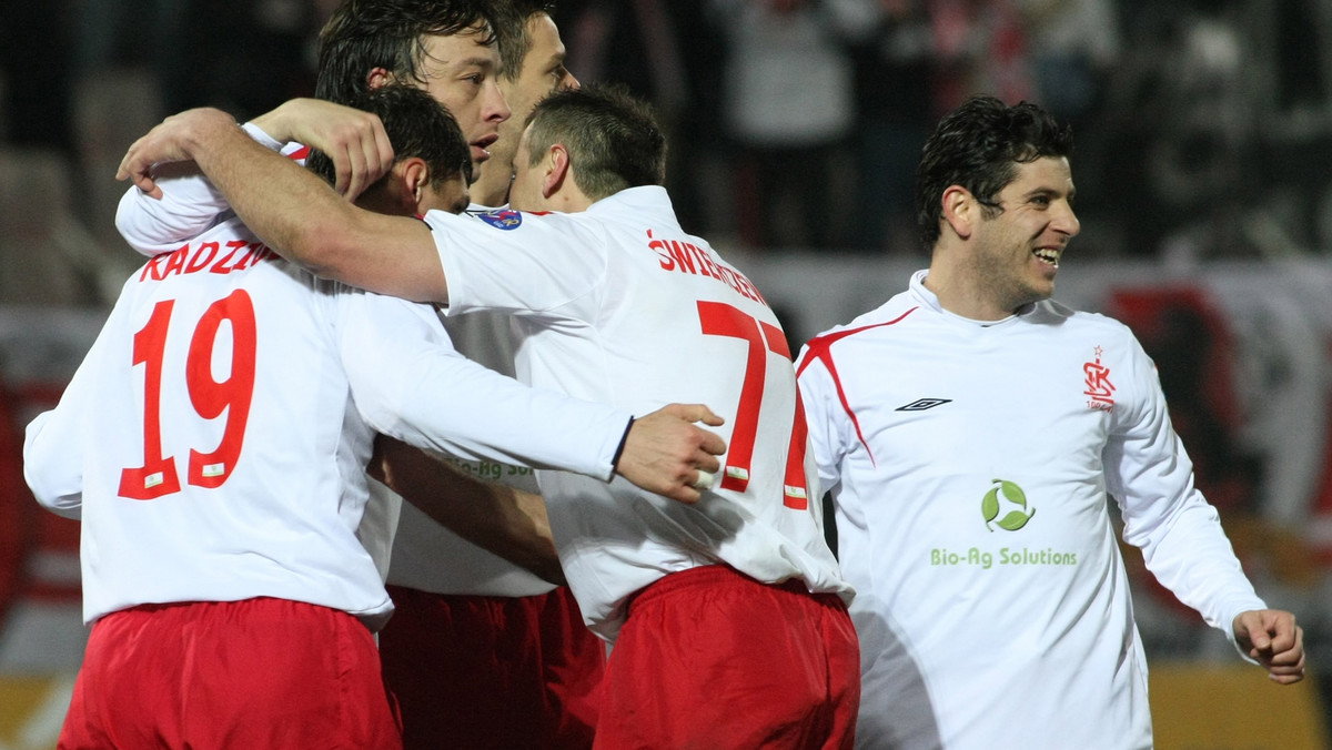 W pierwszym spotkaniu 19. kolejki Ekstraklasy ŁKS Łódź wygrał z Cracovią 4:3. Jak przystało na mecz "o sześć punktów" (wszak obydwie ekipy walczą o utrzymanie), piłkarze dali z siebie wszystko. Dzięki temu widowisko było wyjątkowo emocjonujące i stało na bardzo dobrym poziomie.
