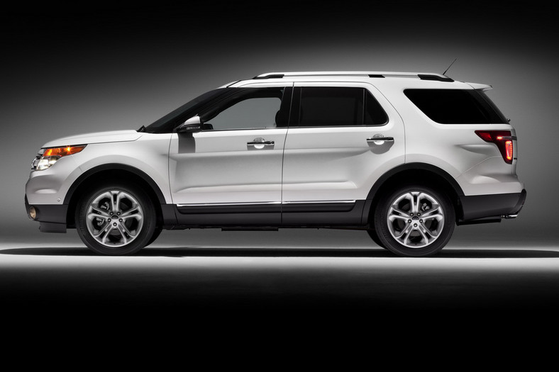 Ford Explorer pod nowym przykryciem