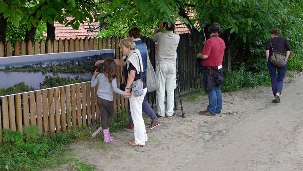 Do bardzo nieprzyjemnego incydentu doszło na 5 Festiwalu Filmu i Sztuki Dwa Brzegi. Nieznani sprawcy ukradli dwa zdjęcia światowej sławy polskiego fotografika, Tomka Sikory