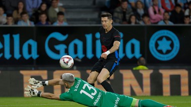 robert lewandowski strzelił 15. gola dla barcelony. ani śladu po kontu