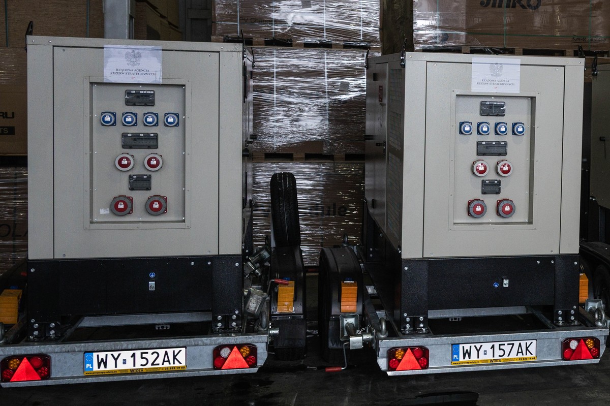 uroczystość oficjalnego przekazania generatorów