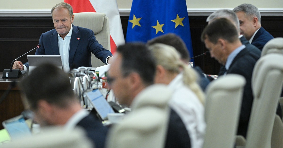Złe wiadomości dla rządu. CBOS opublikował nowy sondaż poparcia