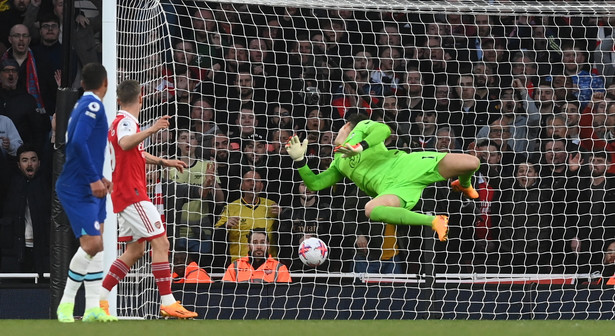 Martin Odegaard strzela gola dla Arsenalu