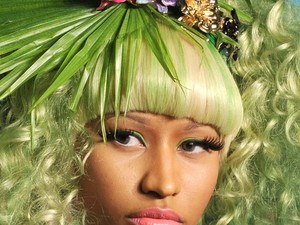 Nicki Minaj páfránynak öltözött
