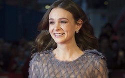 Carey Mulligan z porodówki na czerwony dywan [ZDJĘCIA]