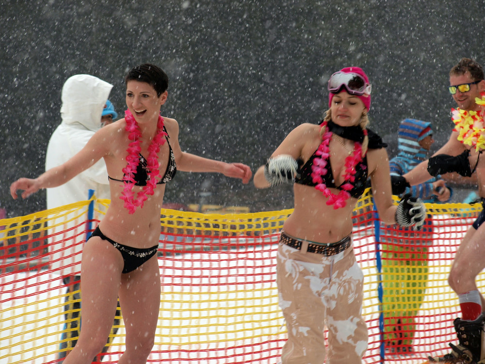 Bikini Skiing 2014 z Mają Bohosiewicz