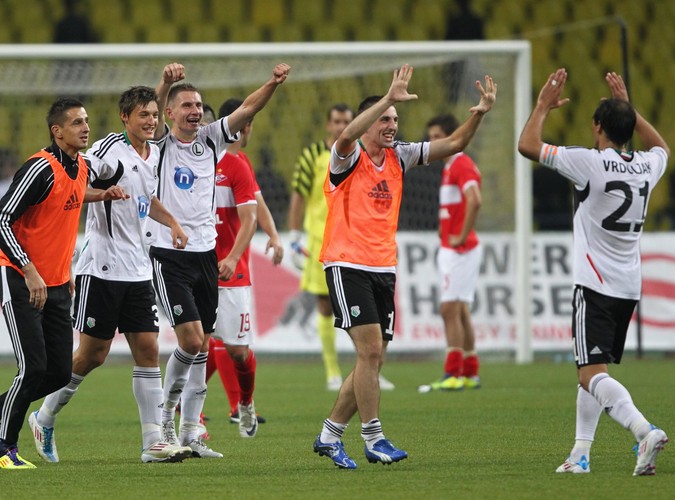 Piłarze Legii cieszą się ze zwycięstwa