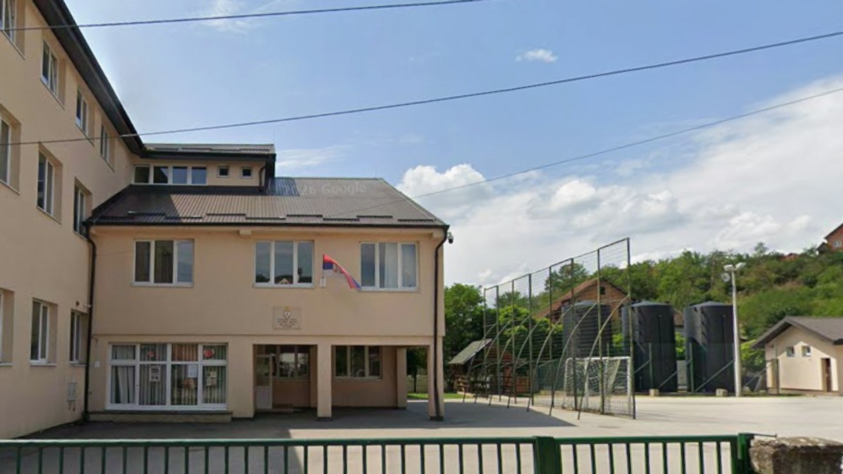 OŠ "Ivo Lola Ribar" u Begaljici
