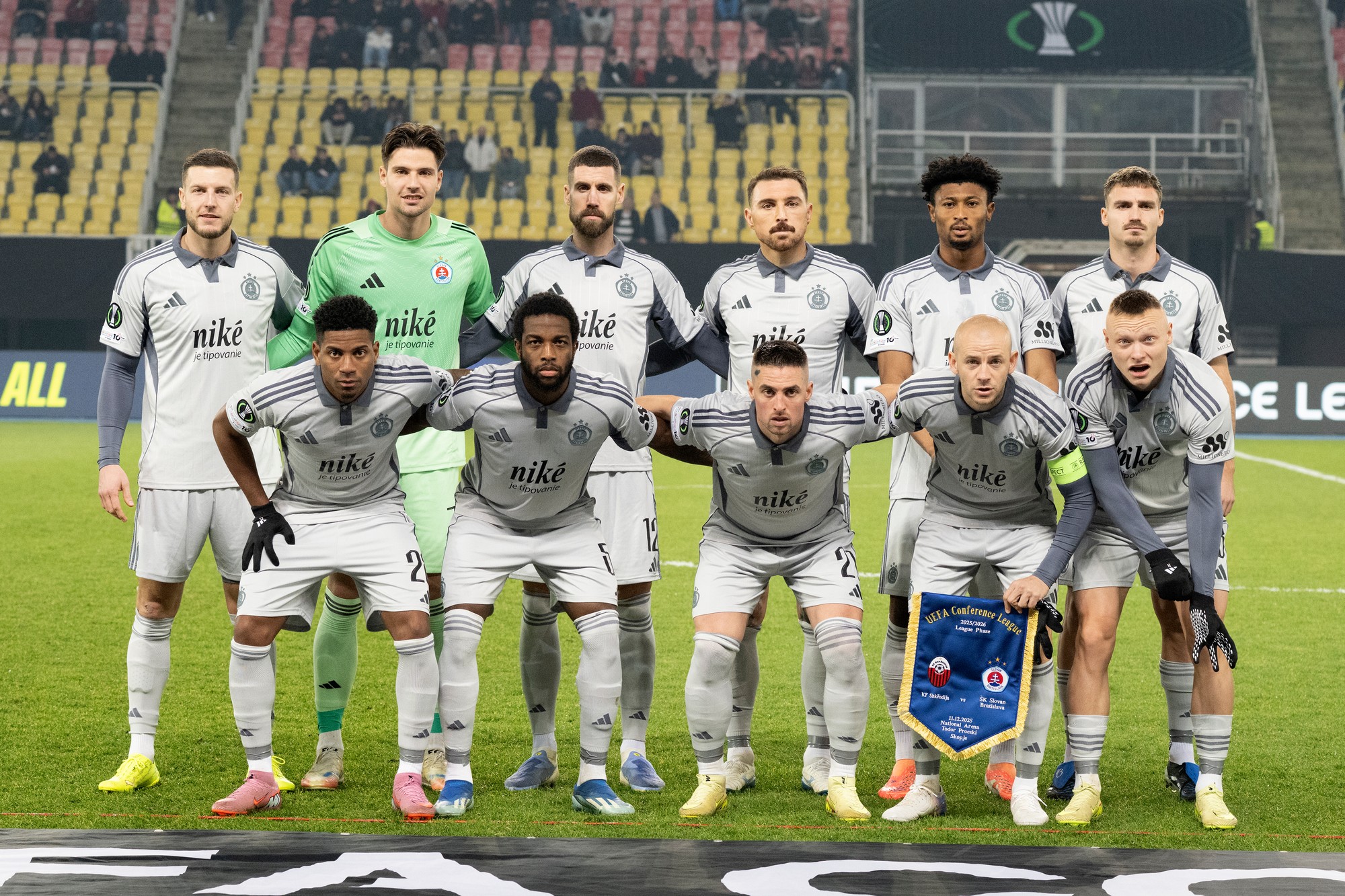 Spoločná fotografia hráčov Slovana. 