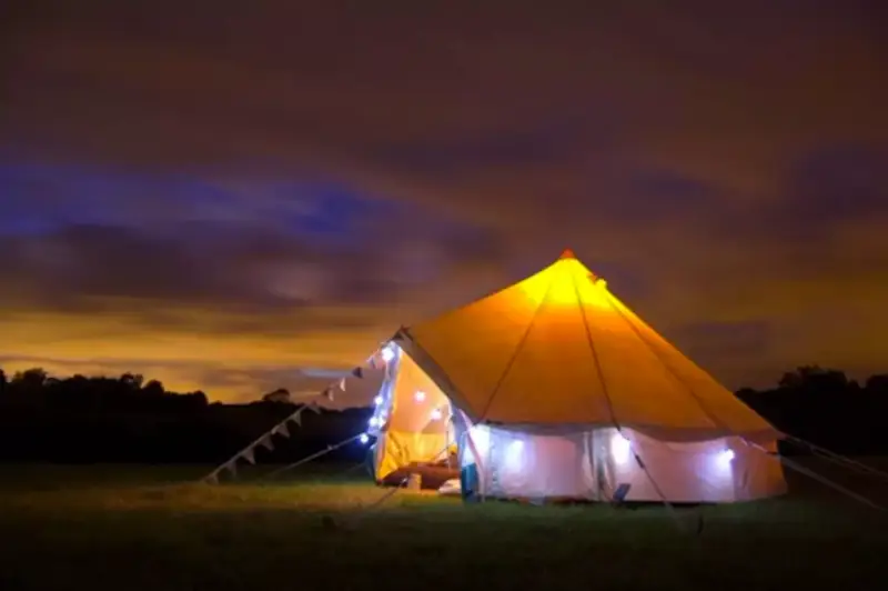 9-tents-around-the-world-the-everygirl-airbnb-england.jpg