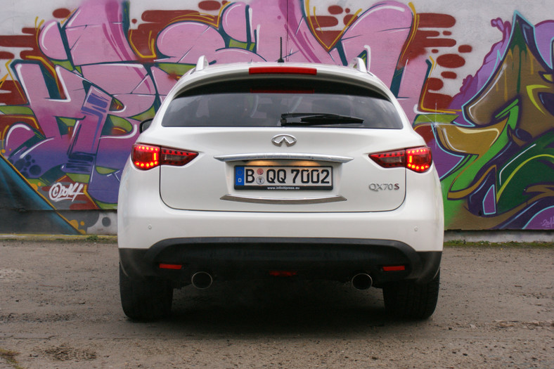 Infiniti QX70 S