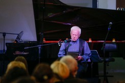 Opania ma problemy ze zdrowiem? Jest komentarz Teatru Ateneum