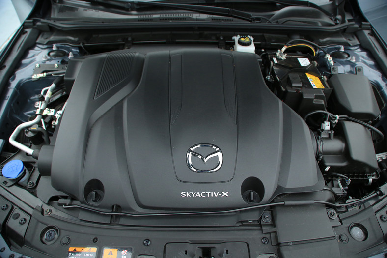 Mazda 3 2.0 SkyactivX AWD hipster wśród kompaktów