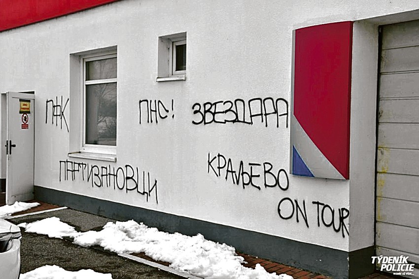 Navijači grafitima uništili benzinsku pumpu