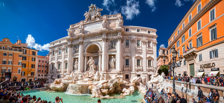 Turyści masowo wracają do Rzymu