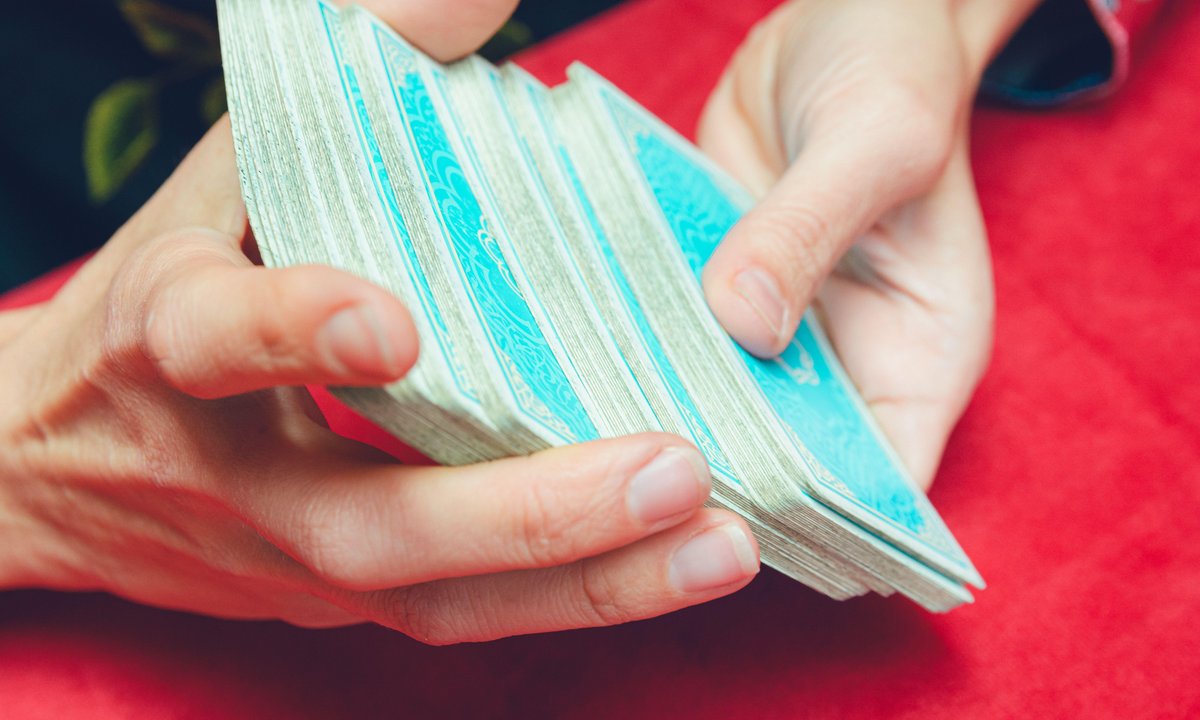 Tarot zwiastuje finansowy przełom. Cztery znaki zodiaku na progu wielkich zmian