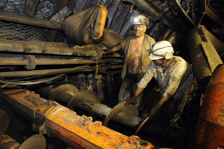Górnicy przy wydobyciu węgla. Fot. Bloomberg