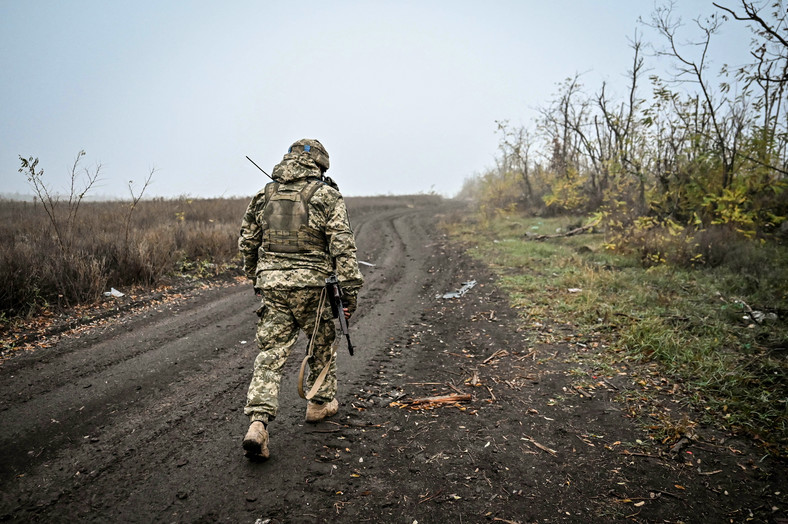 Ukraiński żołnierz w regionie Zaporoża, listopad 2023 r.