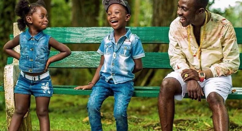 Ghanaian musician, Okyeame Kwame and his kids