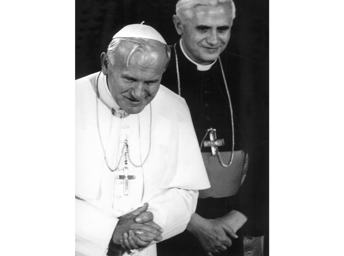 Rok 1980: Jan Paweł II i przyszły papież, kardynał Joseph Ratzinger, na spotkaniu w Monachium