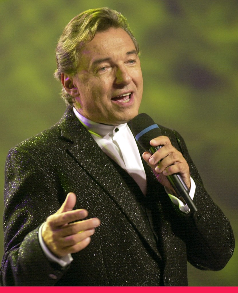 Český spevák Karel Gott.