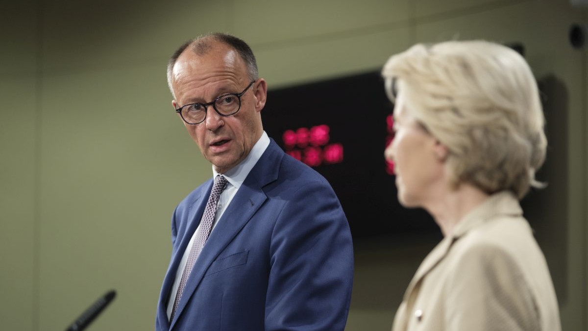 Friedrich Merz și Ursula von der Leyen, tensiune de 400 de miliarde de euro în negocierea noului buget propus de Comisia Europeană, la summitul UE