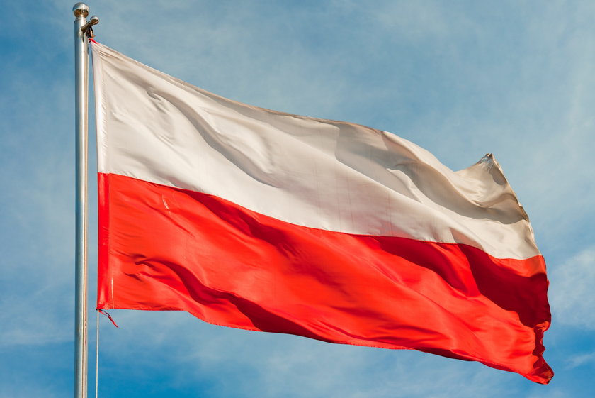 Urząd miasta w Pruszczu Gdańskim rozdaje flagi 