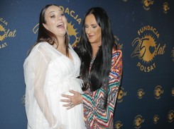 'W ciąży lepiej niż wcześniej'. Ewa Farna zbiera pochwały za stylizację na imprezie Fundacji Polsat. FOTO