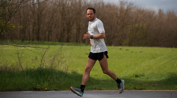 Hét nap alatt hétszáz kilométert futott Rakonczay Gábor