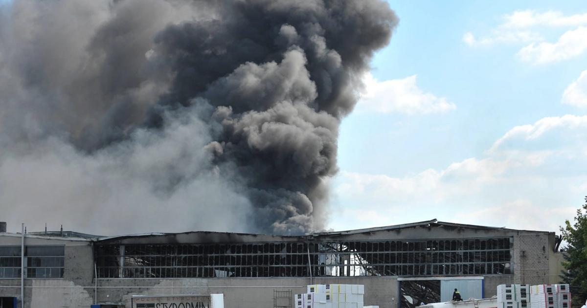 Płonęła fabryka styropianu pod Warszawą. Pożar fabryki styropianu