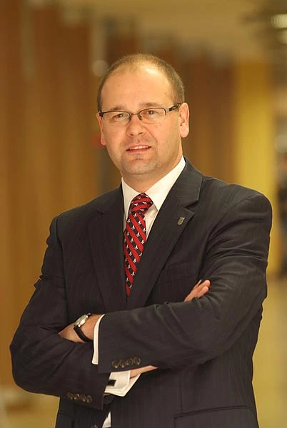  Prof. nadzw. dr hab. Piotr Buła
